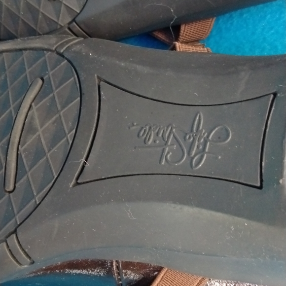 Life Stride Woman's Bronze metallic Flats Rubber Sole Size 8.5 Excel Condition - Picture 5 of 6